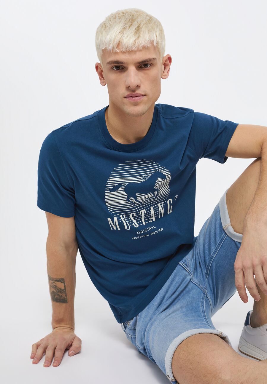 MUSTANG ALEX C PRINT MĘSKI T-SHIRT KOSZULKA LOGO NADRUK INSIGNIA BLUE 1013803 5230