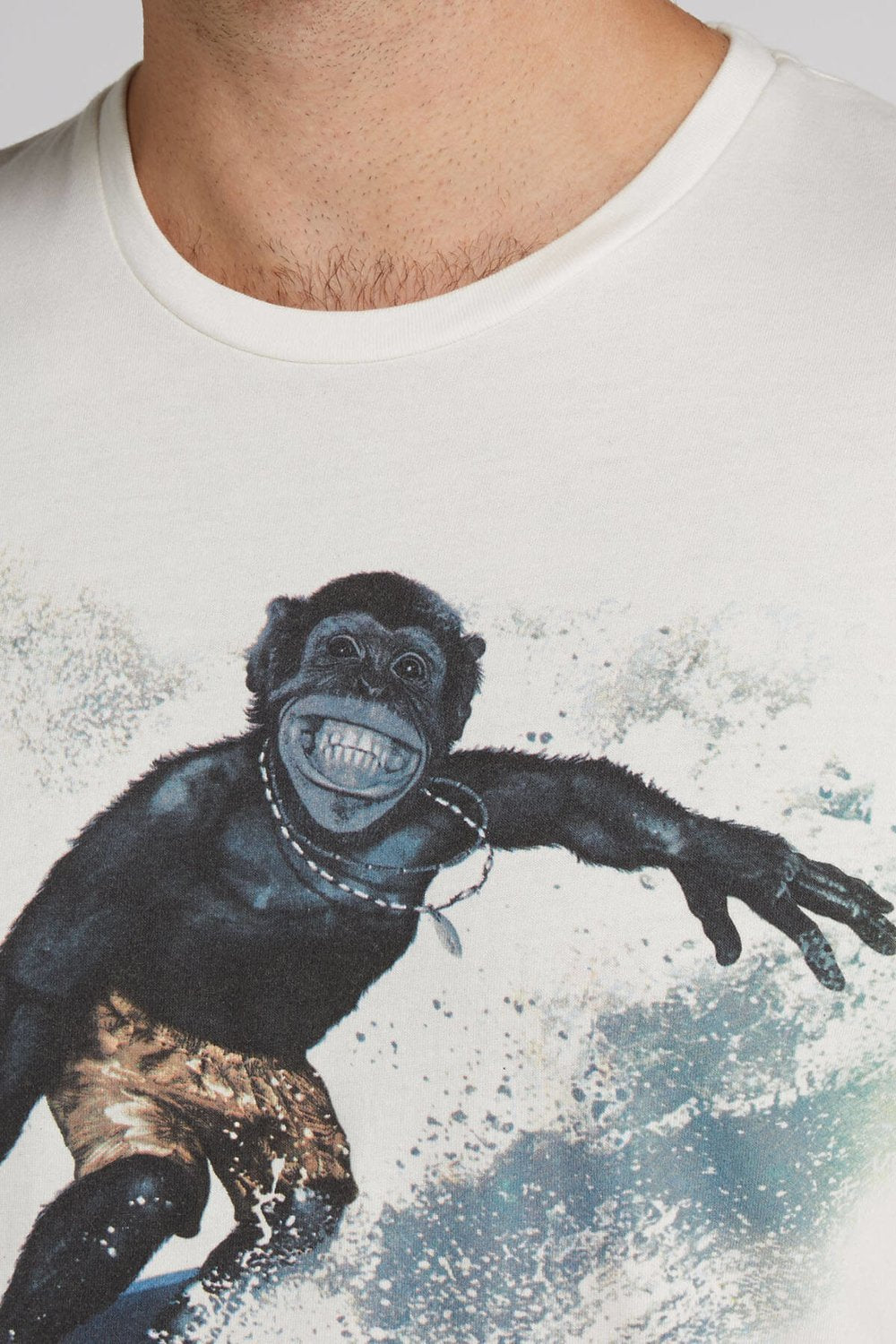 KOSZULKA WRANGLER MONKEY TEE OFFWHITE W7982FK02      $