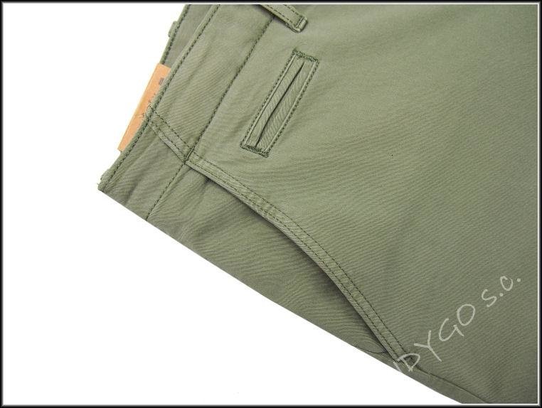 MĘSKIE SPODNIE MATERIAŁOWE WRANGLER CHINO DUSTY OLIVE W14LP765M      $