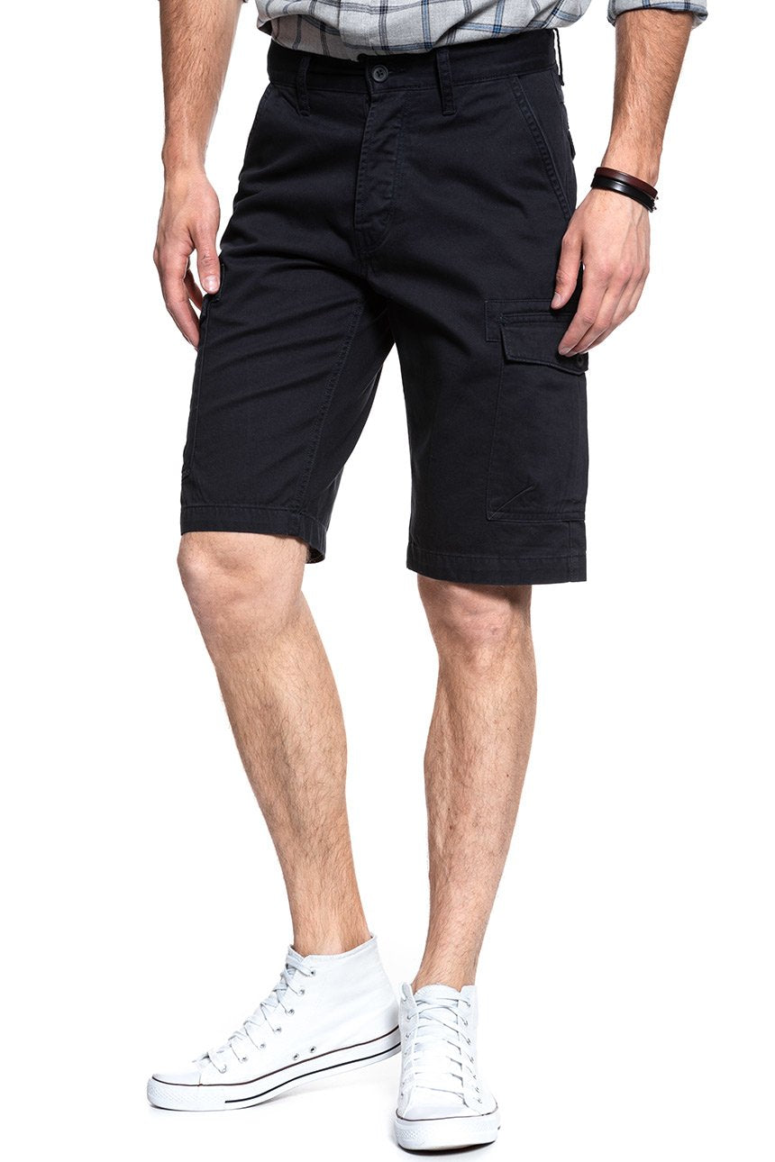 KRÓTKIE SPODENKI WRANGLER CARGO SHORT NAVY WASHED W15DHC49I