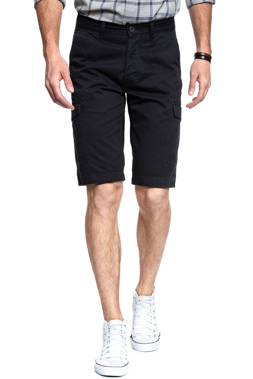 KRÓTKIE SPODENKI WRANGLER CARGO SHORT NAVY WASHED W15DHC49I