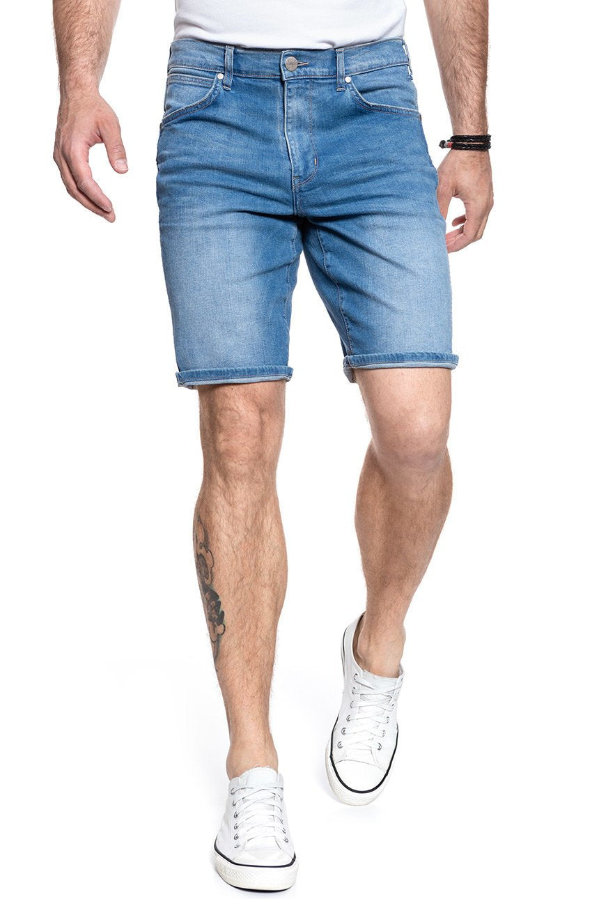 KRÓTKIE SPODENKI WRANGLER DENIM SHORT CHARGED BLUE W14CNW18W