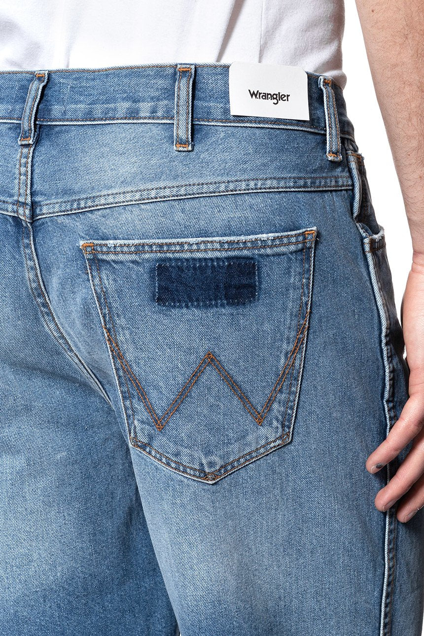 KRÓTKIE SPODENKI WRANGLER DENIM SHORT BLUE LAND W14CGW15W