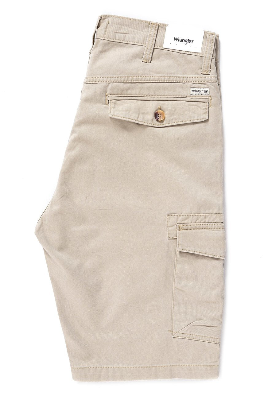 KRÓTKIE SPODENKI WRANGLER CARGO SHORT CAMEL WASHED W15DHC49J