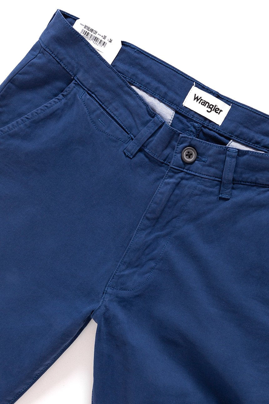 WRANGLER SPODNIE MĘSKIE CHINO BLUE DEPTHS W16LHB13Y