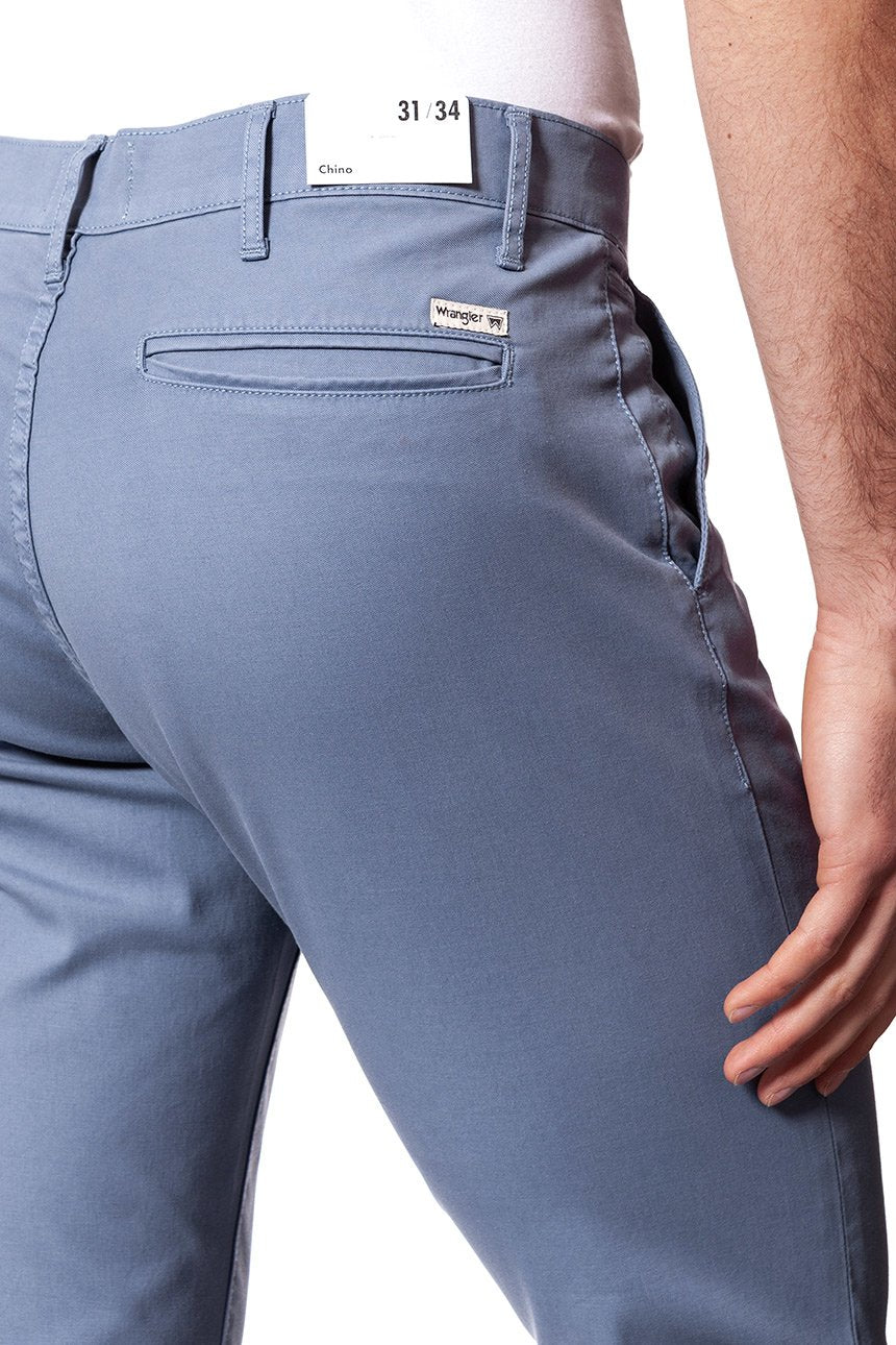 WRANGLER SPODNIE MĘSKIE CHINO FLINSTONE BLUE W16LHE13F