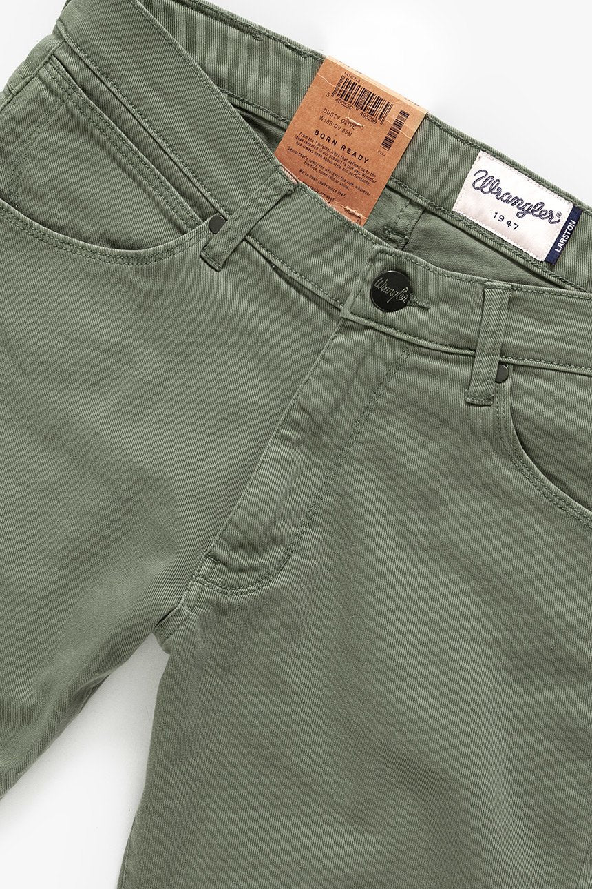 WRANGLER SPODNIE MĘSKIE LARSTON DUSTY OLIVE W18SDV65M