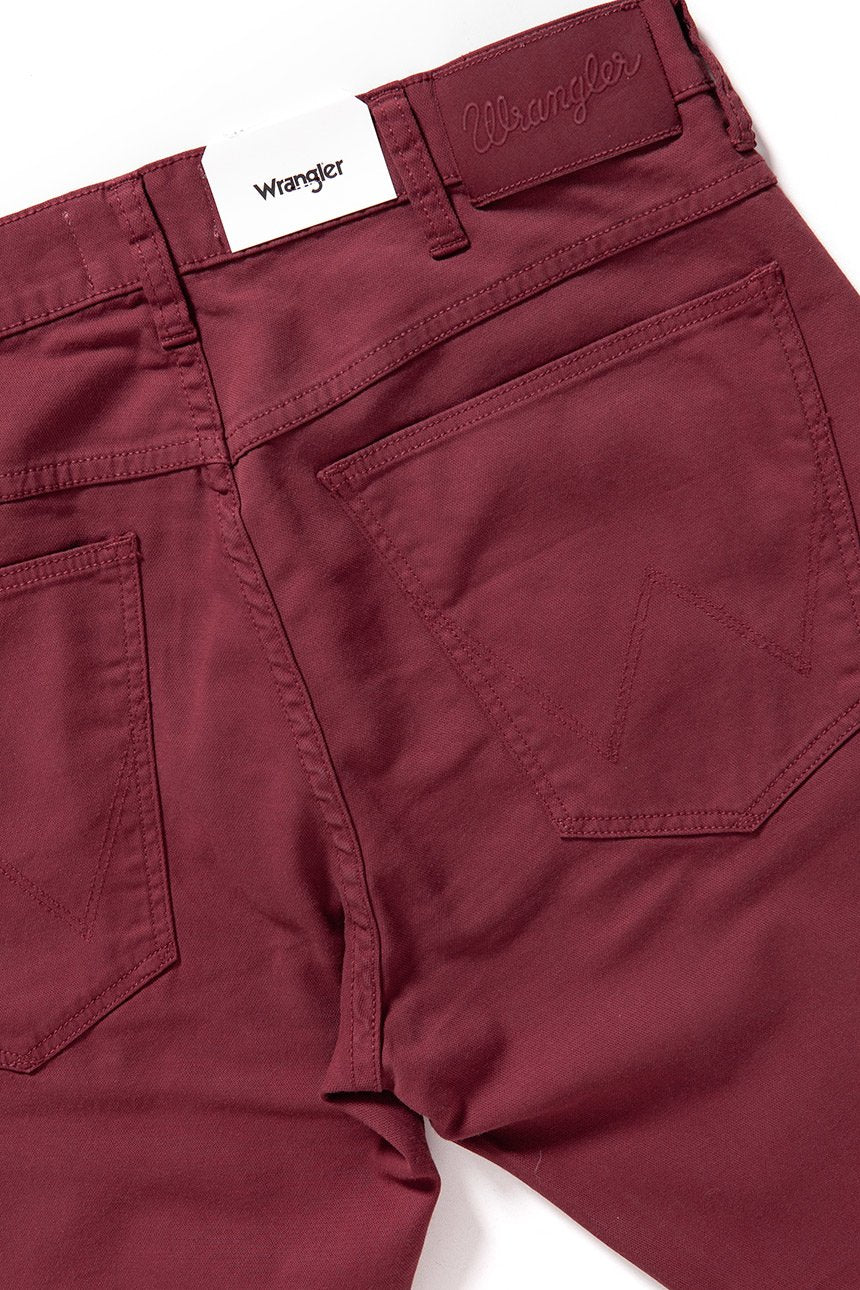 WRANGLER SPODNIE MĘSKIE LARSTON CORDOVAN RED W18SHD13G