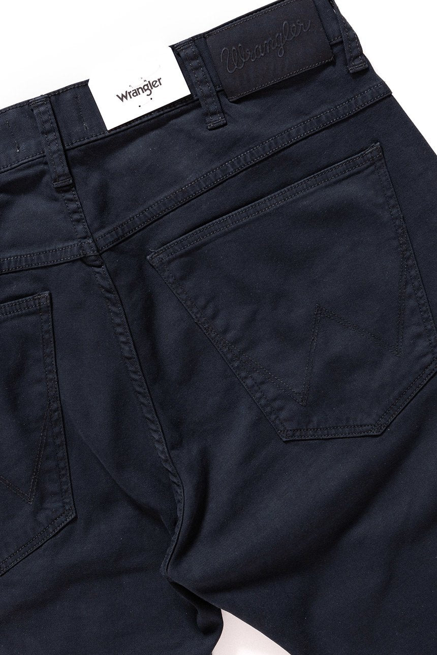 WRANGLER SPODNIE MĘSKIE LARSTON NAVY WASHED W18SHD49I