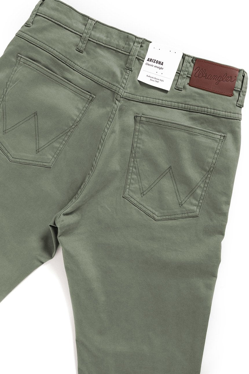 WRANGLER SPODNIE MĘSKIE ARIZONA DUSTY GREEN W12ORW457