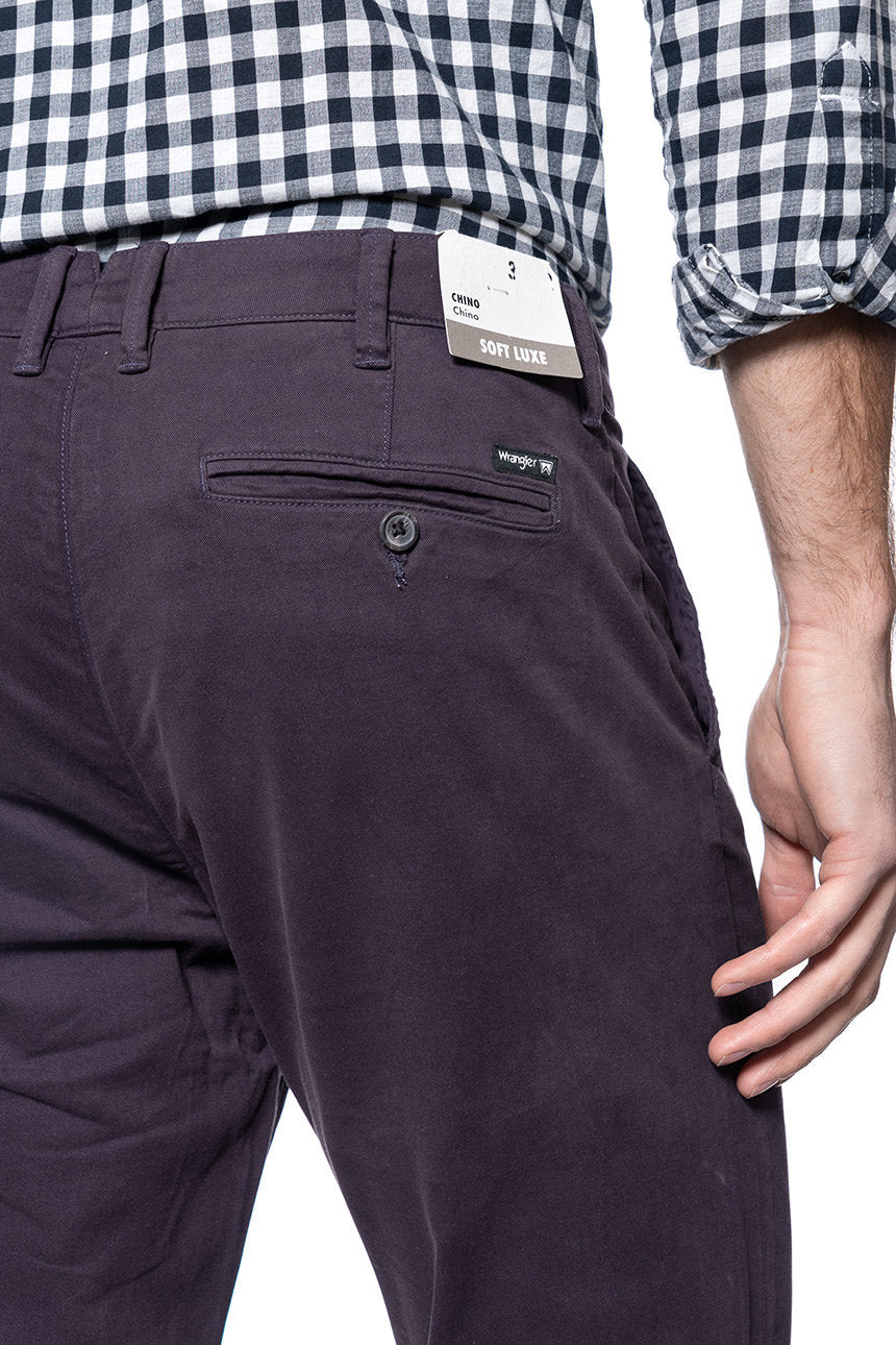 WRANGLER SPODNIE MĘSKIE CHINO AUBERGINE W16LRN450