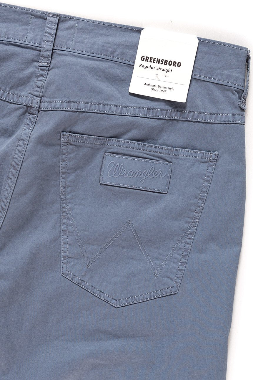 WRANGLER SPODNIE MĘSKIE GREENSBORO FLINSTONE BLUE W15QMM13F