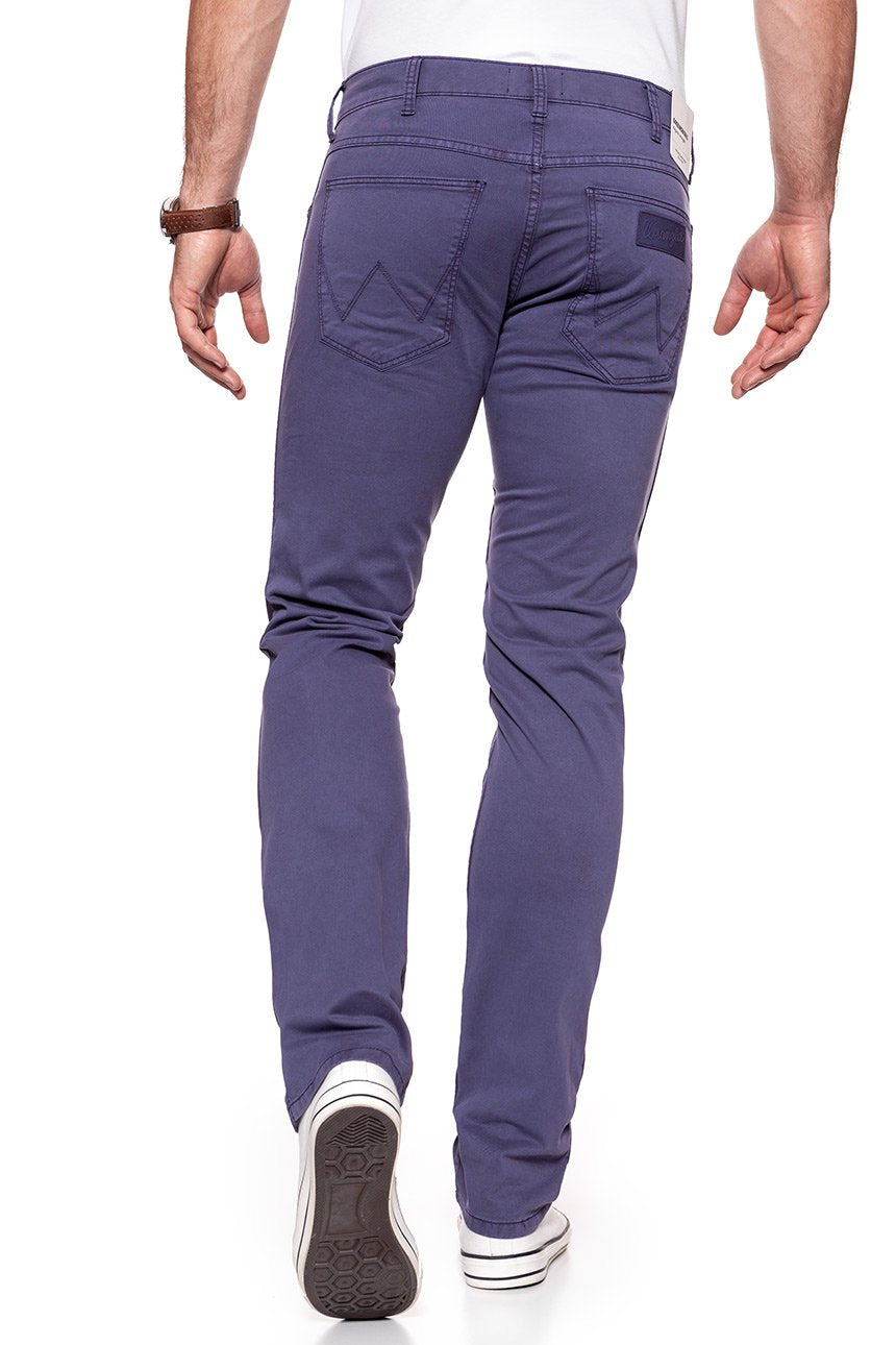 WRANGLER SPODNIE MĘSKIE GREENSBORO DUSK PURPLE W15QRU25K